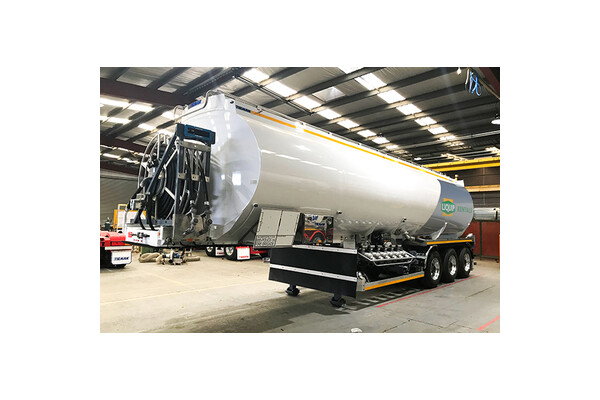 Liquip-Victoria-Fuel-Tanker-Rentals-Triaxle-Tieman-Fuel-Shifter-39600L-Swift.jpg
